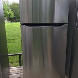 NEW TOP FREEZER STAINLESS STEEL FRIGIDAIRE REFRIGERATOR