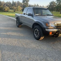 Toyota Tacoma 