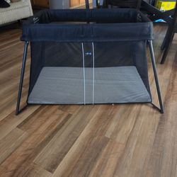 BabyBjorn Travel Crib