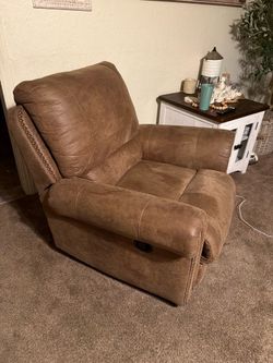 couches /recliner