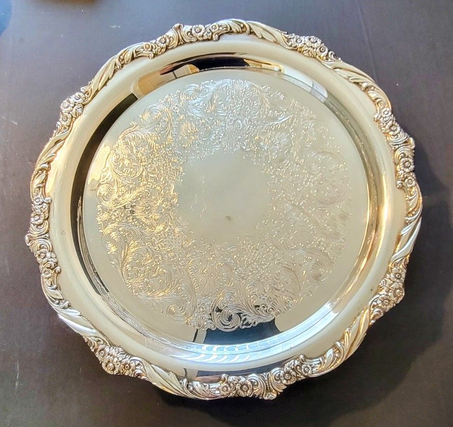 Vintage: Signed Heritage 1847 Rogers Bros. Absolutely Beautiful, 15" Diameter Silver Plated Lazy Susan.