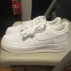 Air Force 1 (All White) Size 7!  90$ BRAND NEW