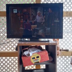 SONY 32" Screen  W/ Remote