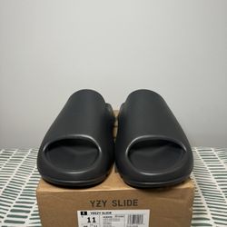 Adidas Yeezy Slide Onyx Size 11 Men 