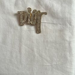 Di-or Brooch Gold Color