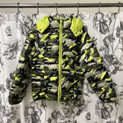 CAMO HOODED RAIN JACKET