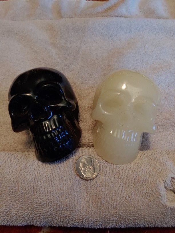 Hand Poured Resin Skulls