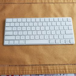 Apple Keyboard