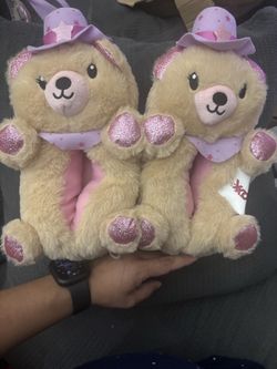 New with tags glitter cowgirl bear slippers  M/L (2-5)