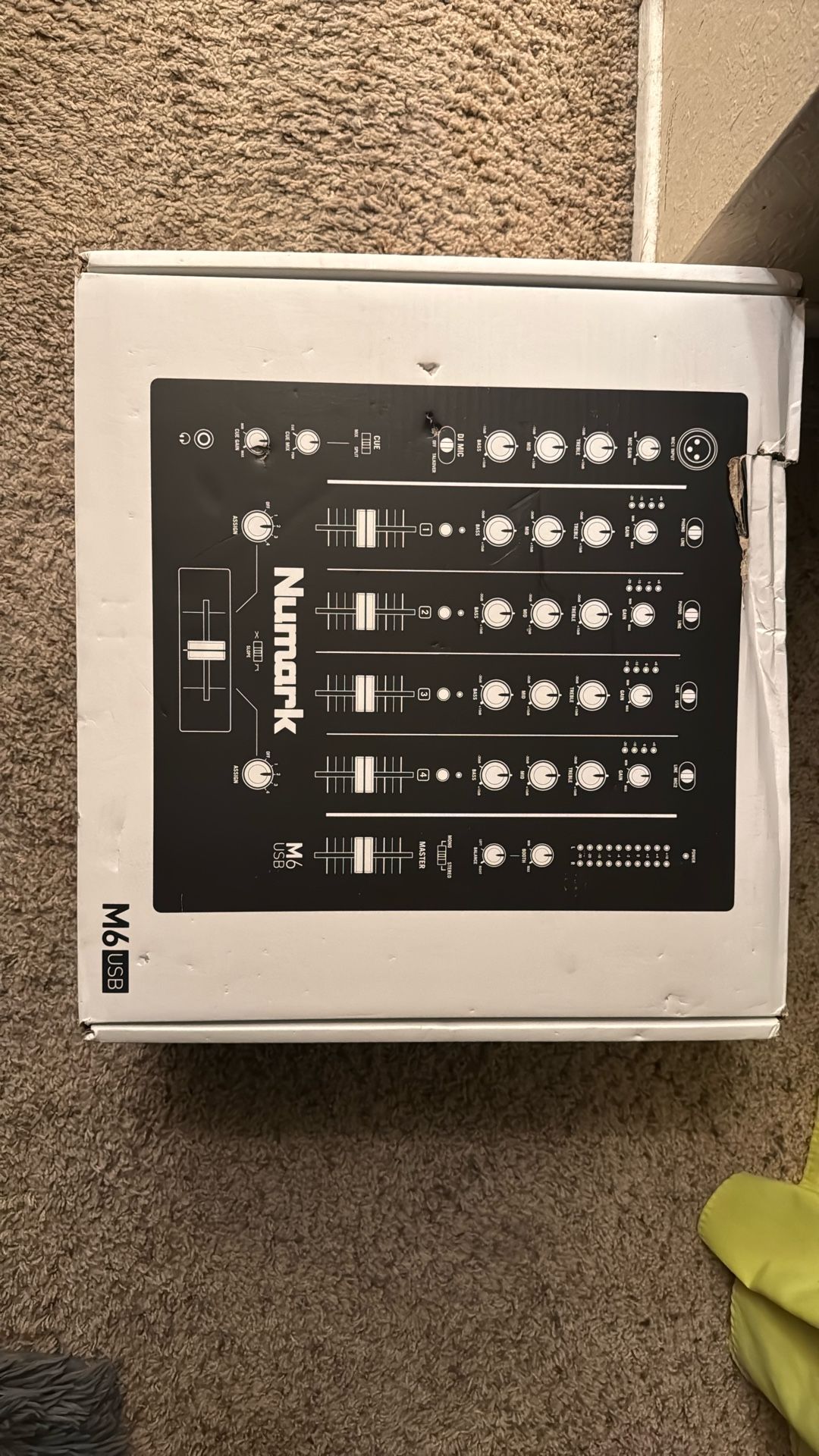 Numark M6 Mixer