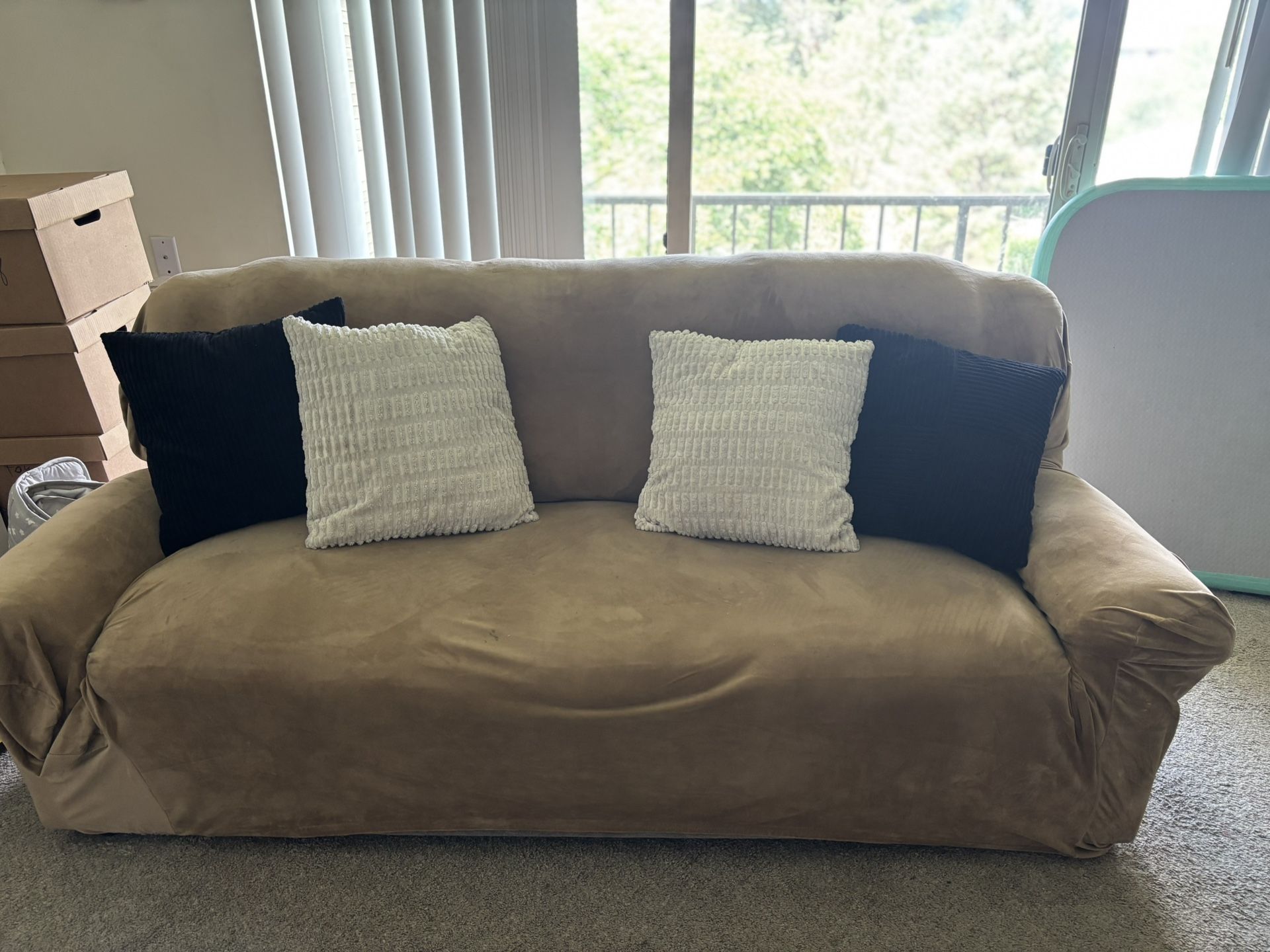 FREE Couch – Pick Up Only