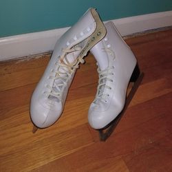 Womens Size 8 Ice Skates