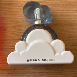 Ariana Grande Cloud Purfume