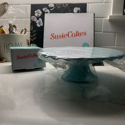 Susie Cakes Cake Stand