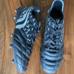 Men’s Soccer Cleats (Dream Pairs) Size 10.5