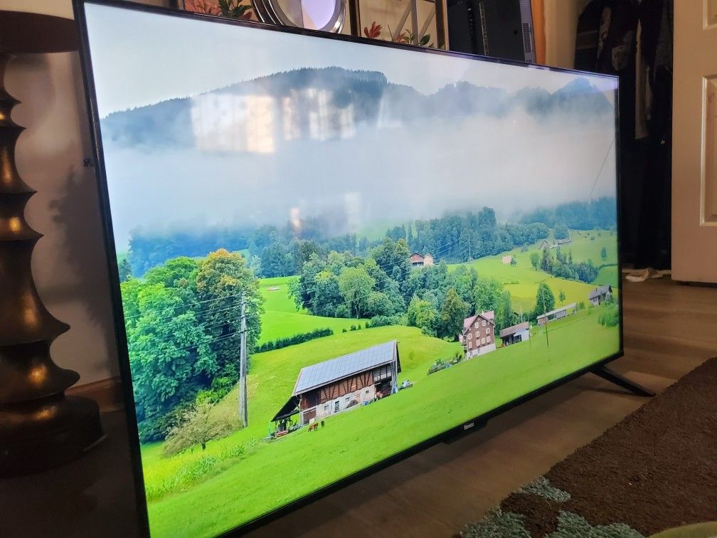 50" Roku Smart Tv 4k Great Condition Like New. Great Quality Pic No Scratch