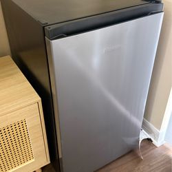 Hisense Mini Fridge