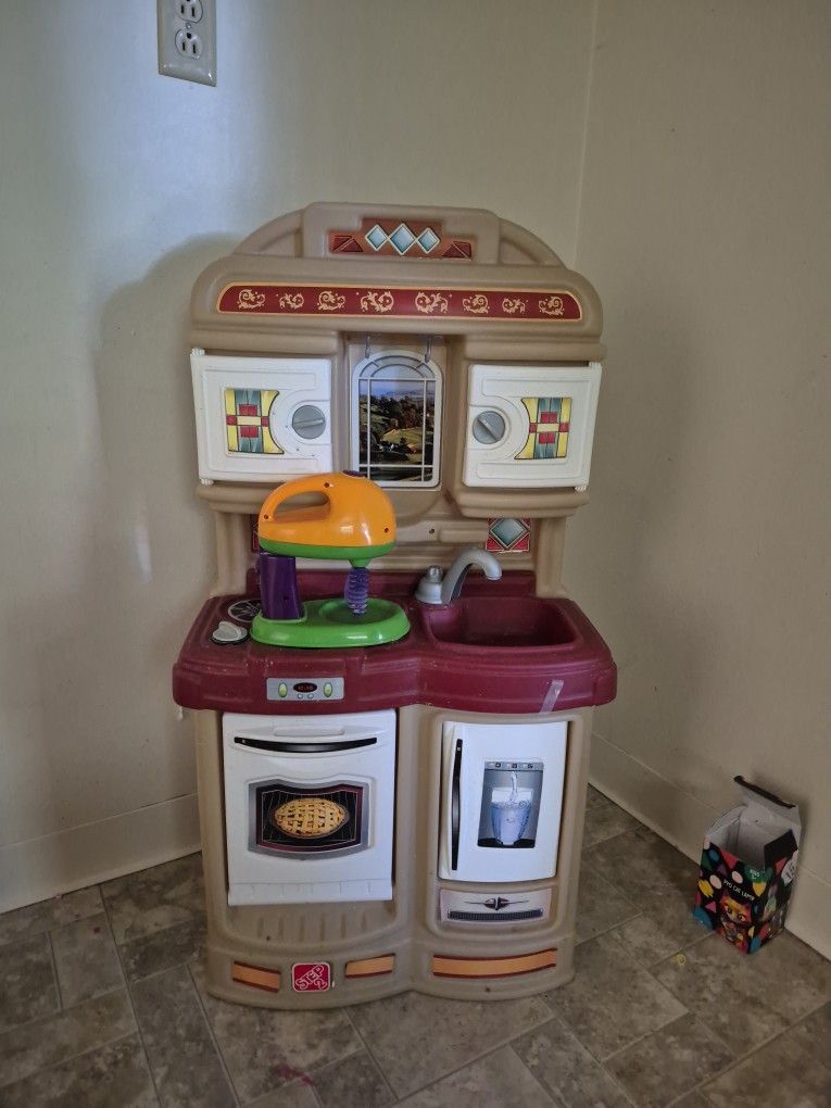 Kitchen Playset With Fun Mixer With Two Blades