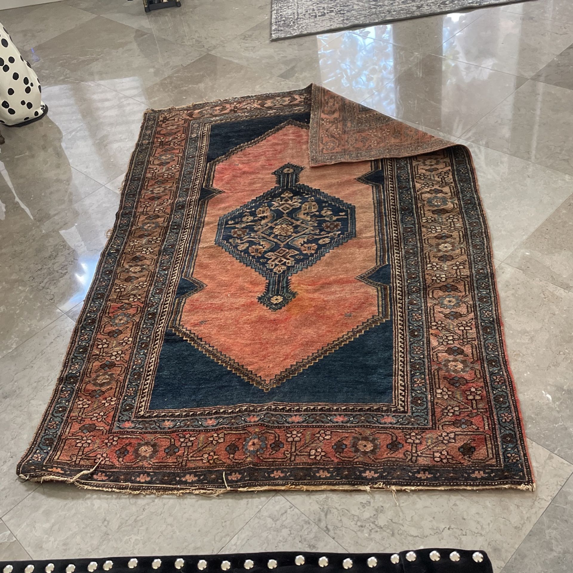 antique rug (Read description)