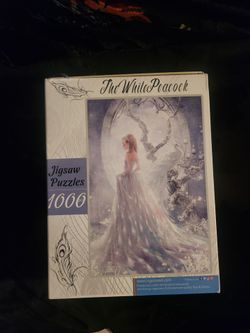 The White Peacock - 1000 pc Jigsaw Puzzle Set