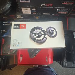 Sony XS-R1345 5-1/4" 4-Way Car Speaker. 