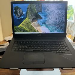 ASUS ROG Strix Scar 17.3” – i7, GTX 1070, 144Hz, SSD+1TB – $1000 OBO + FREE Stand