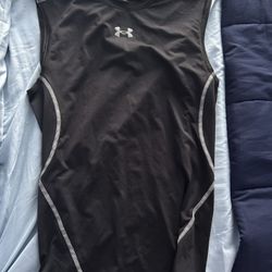 UA Sleeveless compression