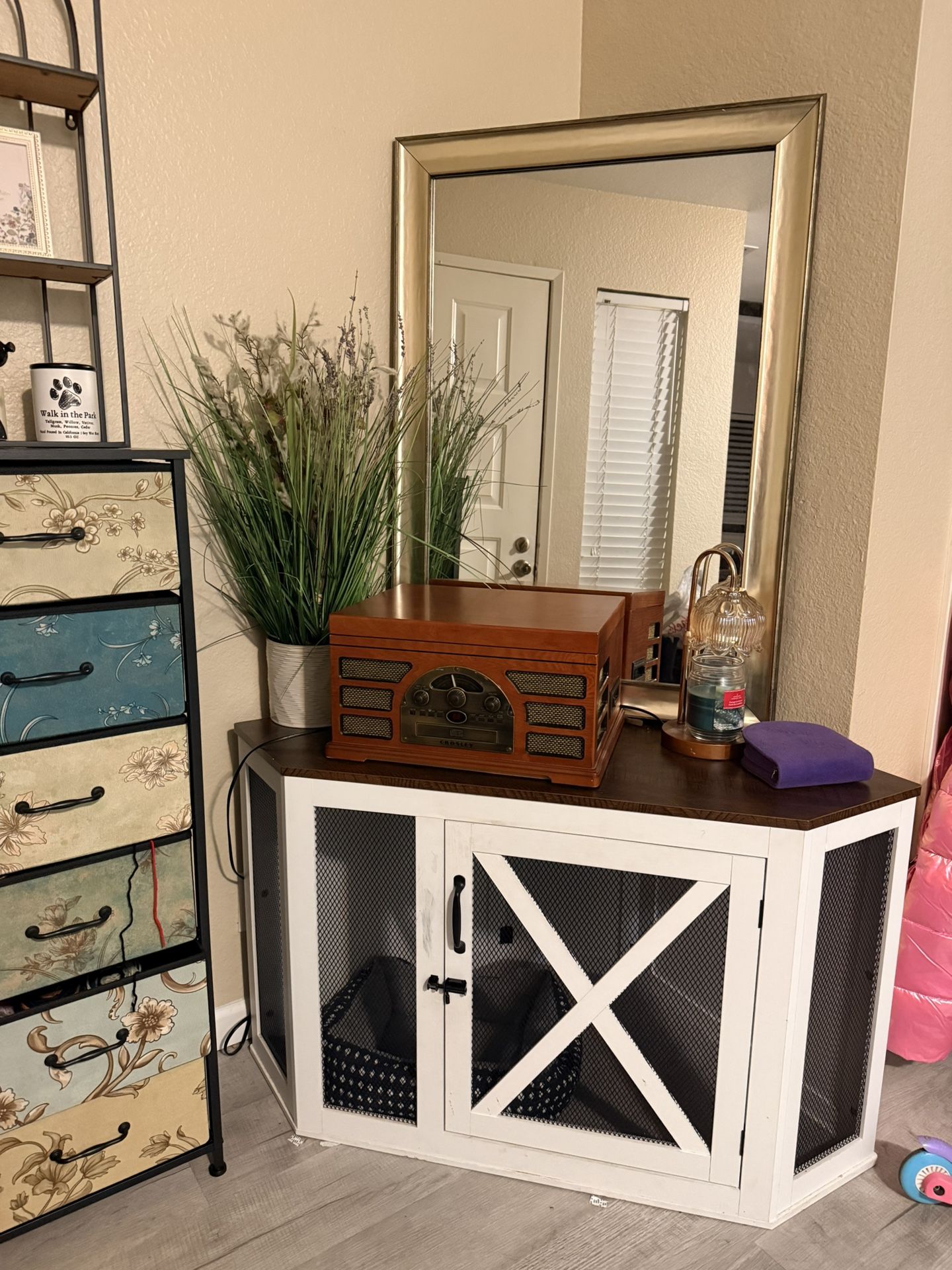 Wood White Corner Dog Crate