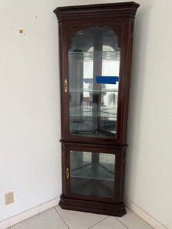 Ethan Allen Corner Curio