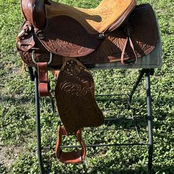 Saddle With Stand 