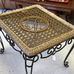 Single Accent Table 