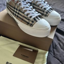 Burberry Shoes 