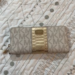 Mk wristlet