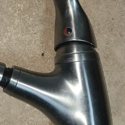 Delta Brushed Nickel Pull Out Kitchen Faucet 