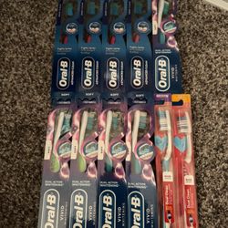Brand Crest Mixed Bundle Toothbrush ($20) For All (Cash Only)(price Is Firm) 