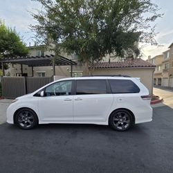 2016 Toyota Sienna