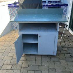 Wood Work Bench With Storage For Garage 