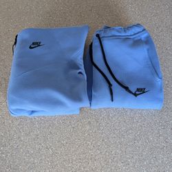 Nike Full Zip Up Hoodie w/ Matching Joggers LB