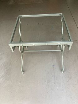 End / Accent Table