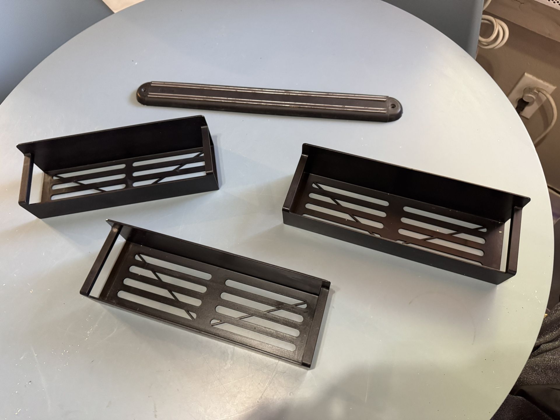 3 Black Magnetic Spice Racks & Wall Mount Bar