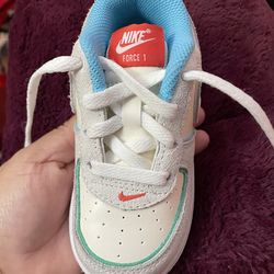 Nike size $ 8 c toddler