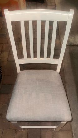 4 dining chairs/bar chairs