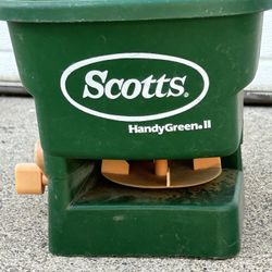  Scott’s Hand Held Spreader 