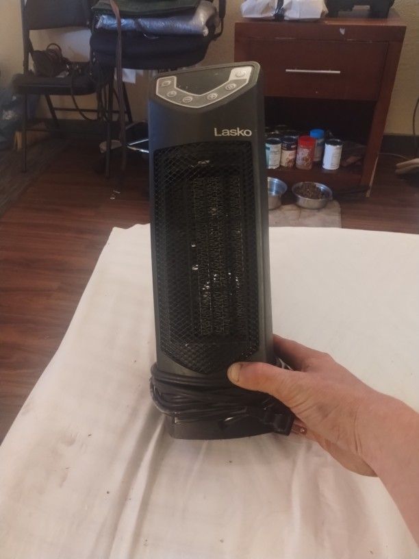 Lasko Electric Rotating Heater 