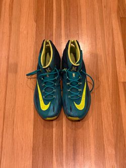 Nike Zoom Hyperrev PE Kyrie Irving size 10.5