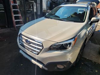 Subaru Outback SUV White
