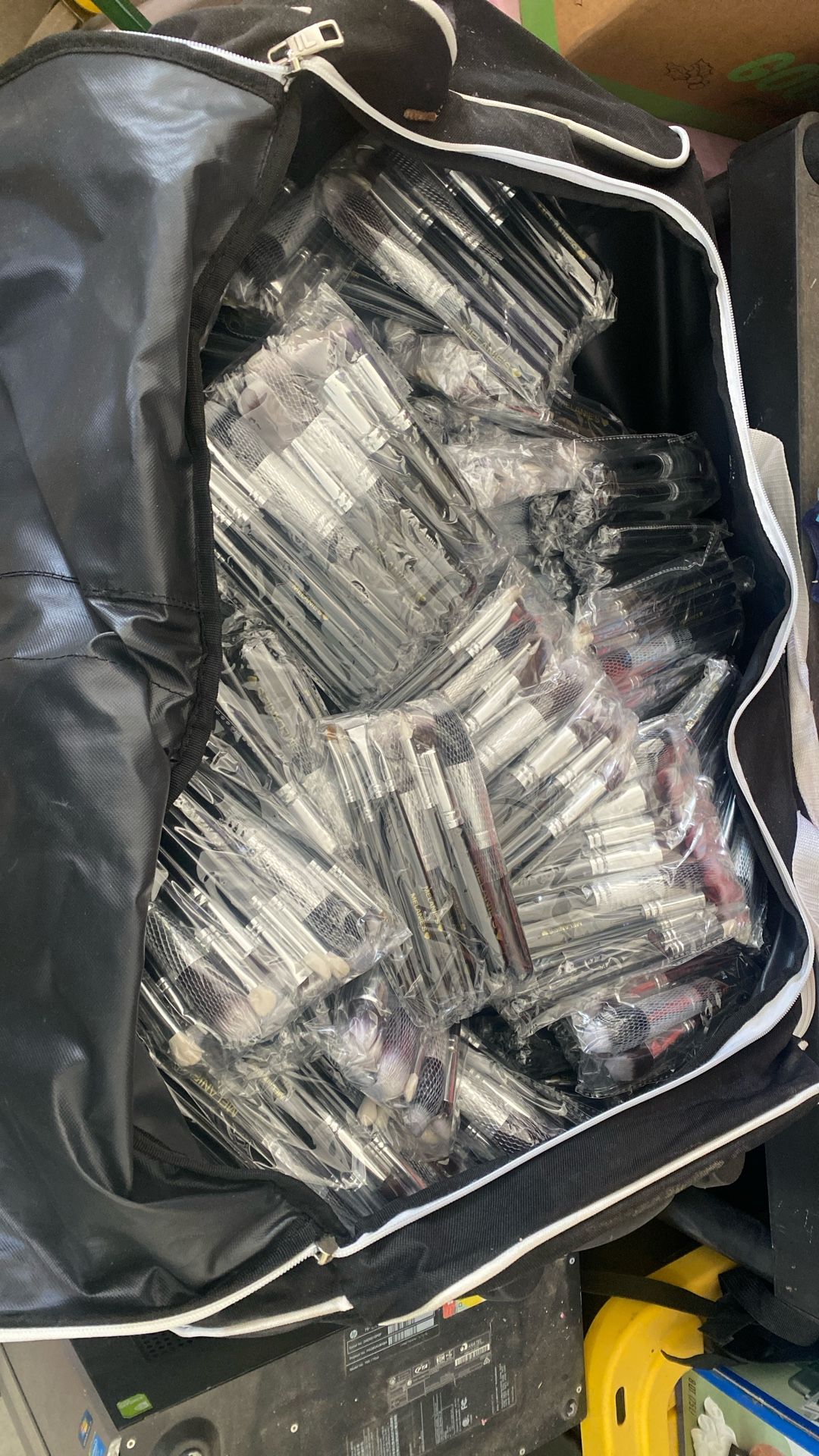 Makeup brushes, Eyelash curlers