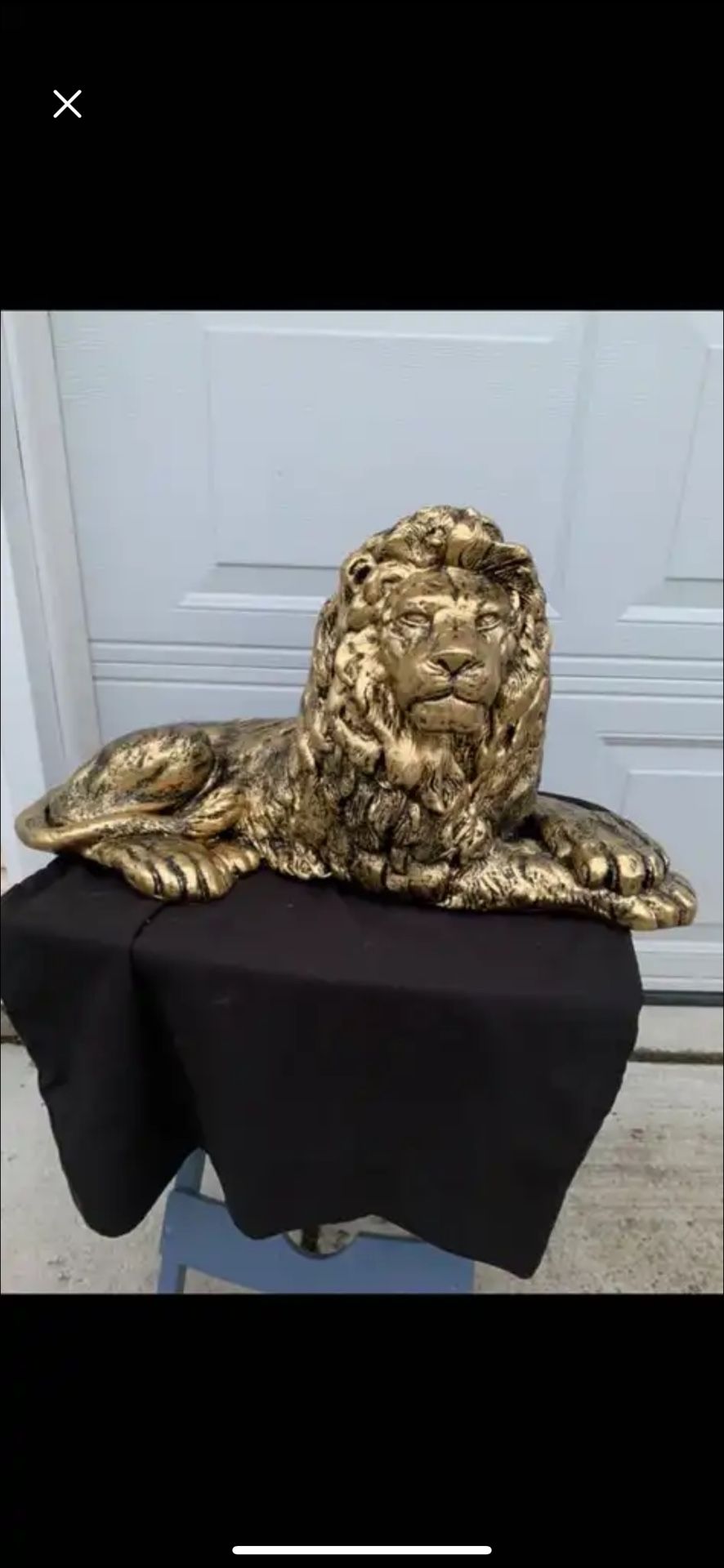 Golden Lion Statue