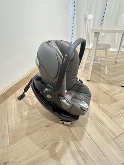 Cybex Cloud Q Infant Car Seat with Base Q-Fix - Retails for $700