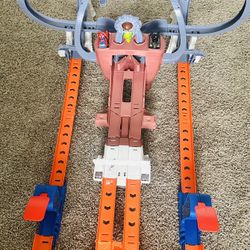 Hot Wheels Racer Verse